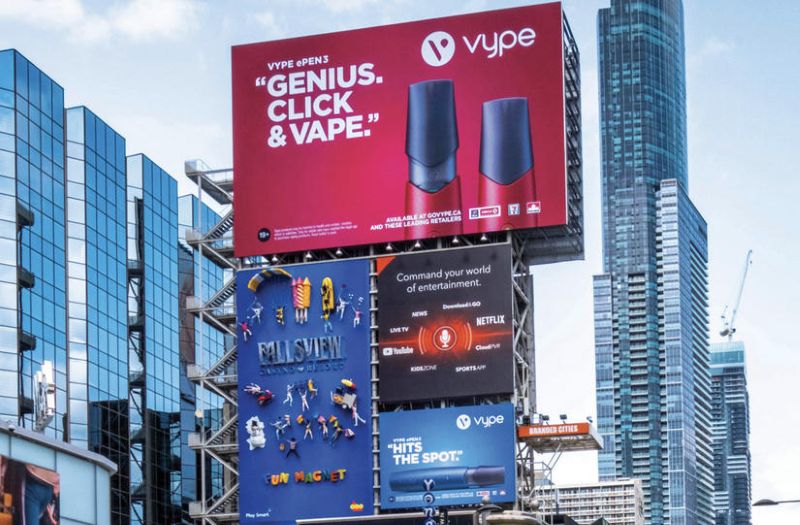 Toronto Dundas Square - South Side Large Screen of AOB1 Tower