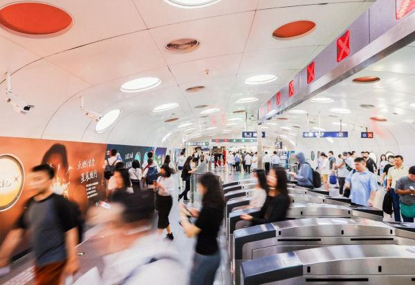 Wall Stickers & Circular Light Boxes in the Station Hall of Beijing Metro Jintai Xizhao Station