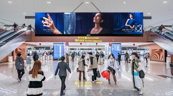 成都天府国际机场T2四层安检入口LED