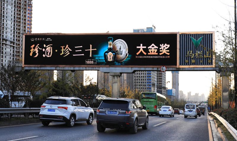 长沙三一大道浏阳河大桥东跨线LED