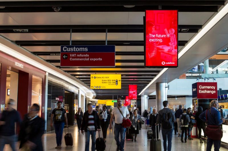 伦敦希思罗机场T2出发层刷屏机