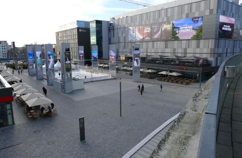 德国柏林新梅赛德斯奔驰广场大屏套装