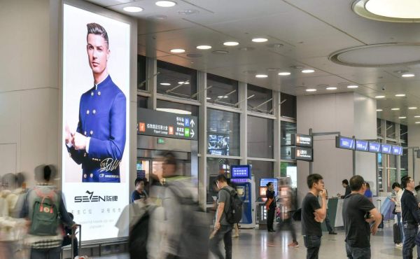 厦门高崎国际机场国内到达区灯箱