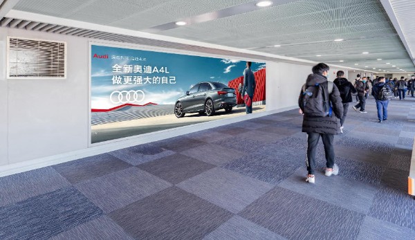 长沙黄花机场T2国内到达通廊灯箱