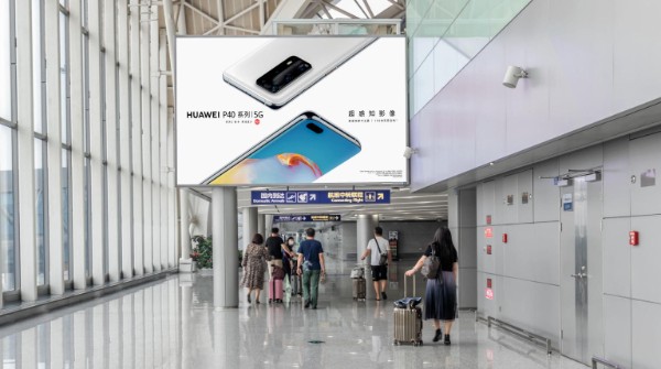 成都双流国际机场T2二层到达夹层正迎面灯箱