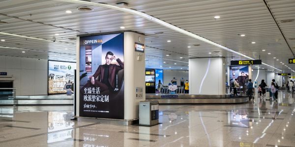 珠海金湾机场1F国内到达行李提取厅通道灯箱