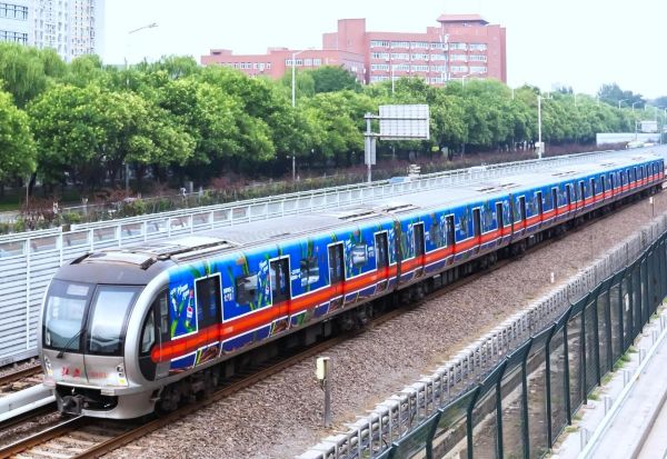 北京地铁2号线全包车