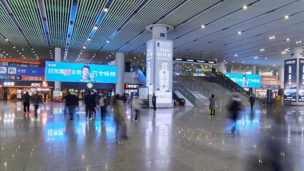 杭州东站出站大厅东出站口LED