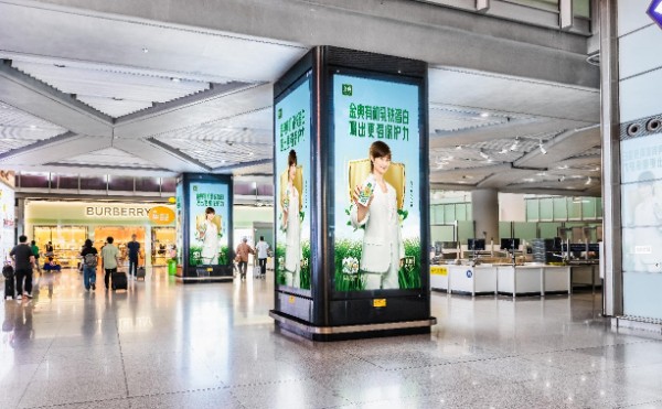 北京首都机场T3C国内出发包柱灯箱套装