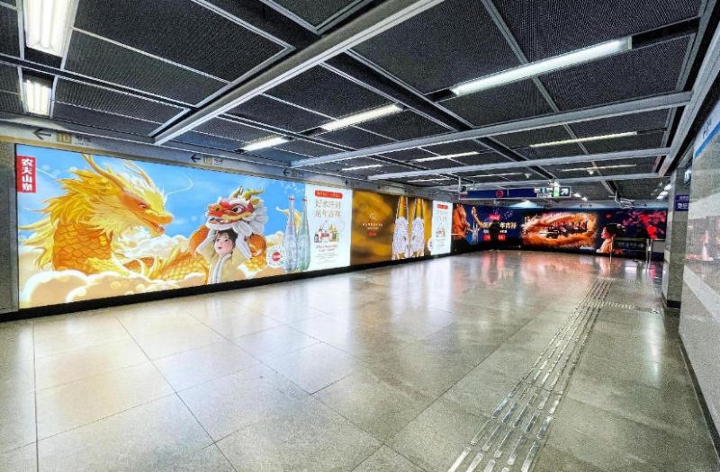 南京安德门换乘通道炫动灯箱+LED
