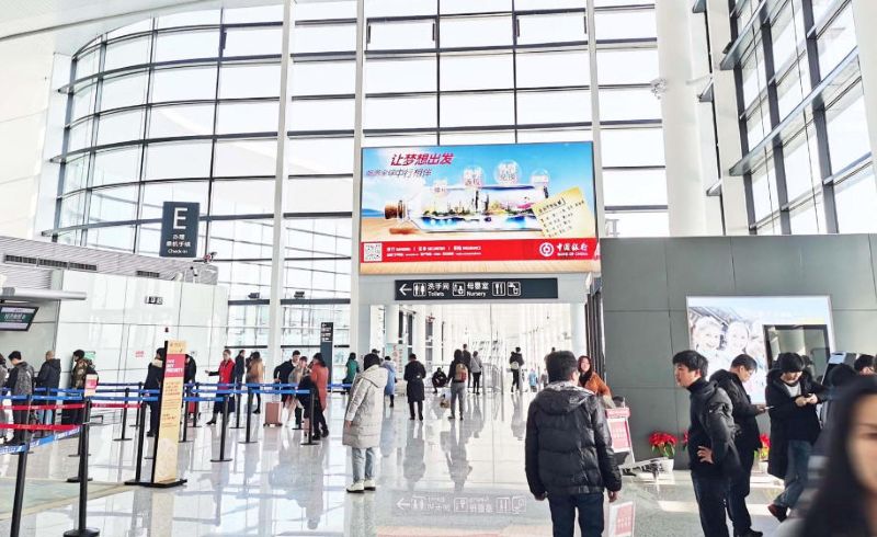 宁波栎社国际机场T2办票大厅墙面灯箱
