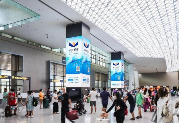 胶东国际机场迎客厅四面包柱LED