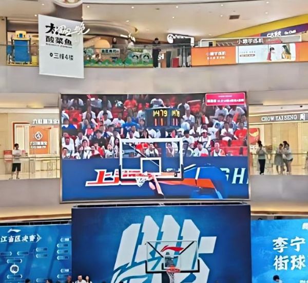 杭州滨江宝龙城中庭LED
