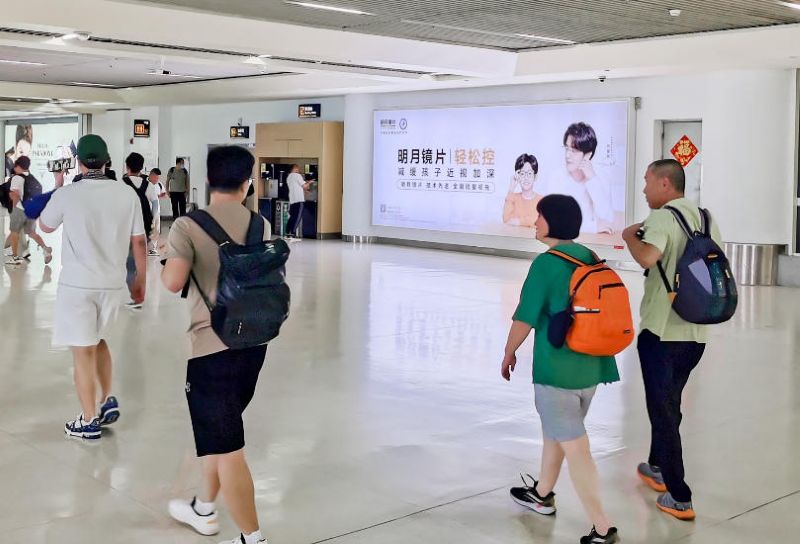 海口美兰机场T1一层到达厅灯箱