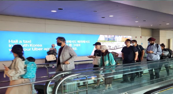 韩国仁川国际机场到达区机库LED