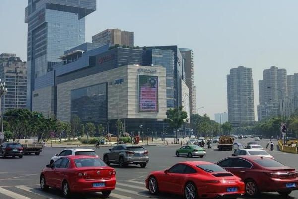 Chengdu Yuanda Shopping Center LED Screen