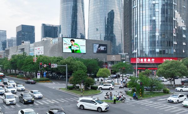 南昌绿地双子塔LED
