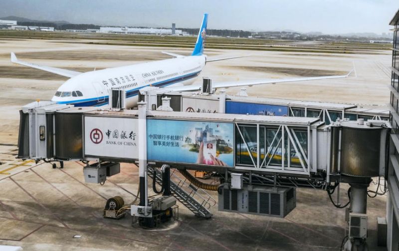 白云国际机场T2外廊桥贴膜套装