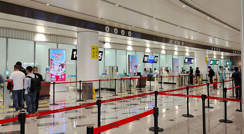 LED display swiping machine in the security check area of Beijing Daxing Airport
