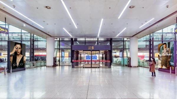 沈阳桃仙国际机场T3到达迎客厅图腾灯箱