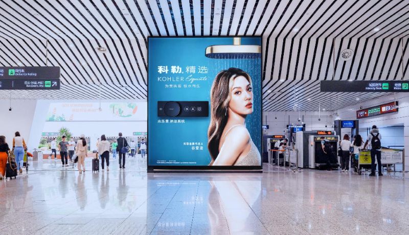 白云国际机场T2综合交通枢纽双子星灯箱