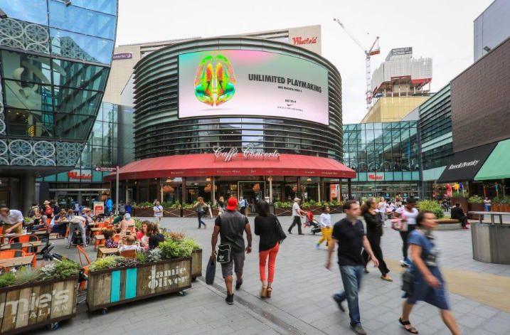 伦敦韦斯特菲尔德斯特拉特福（Westfield Stratford）购物中心屏