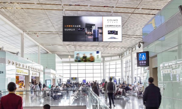 长沙黄花国际机场T2出发候机厅灯箱