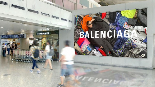 北京首都机场T2国内出发通廊灯箱