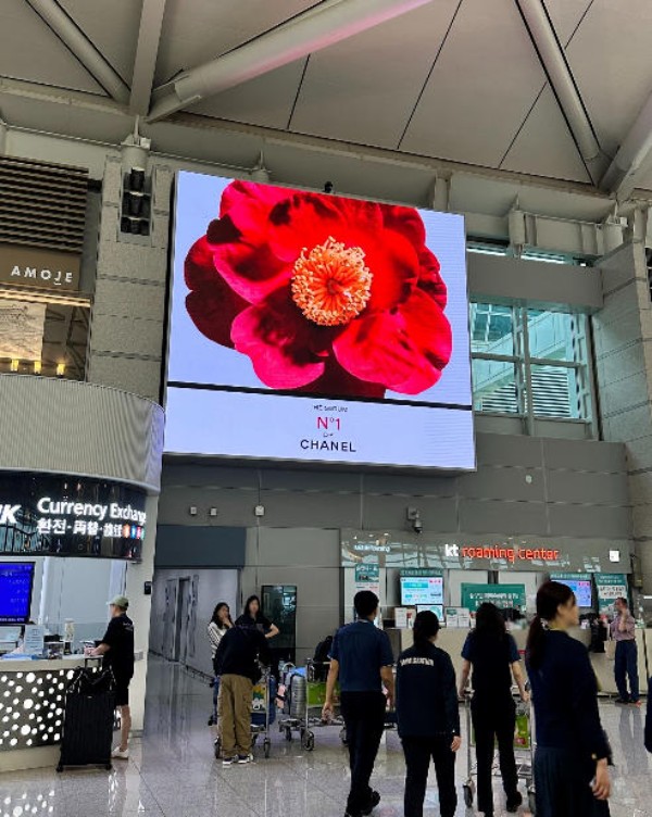 韩国仁川国际机场T1出发区值机口LED