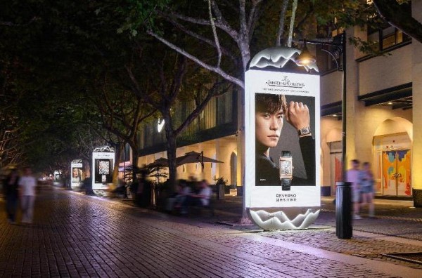 杭州湖滨银泰商业街LED矩阵