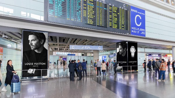 北京首都机场T3C国内行李厅出口灯箱套装