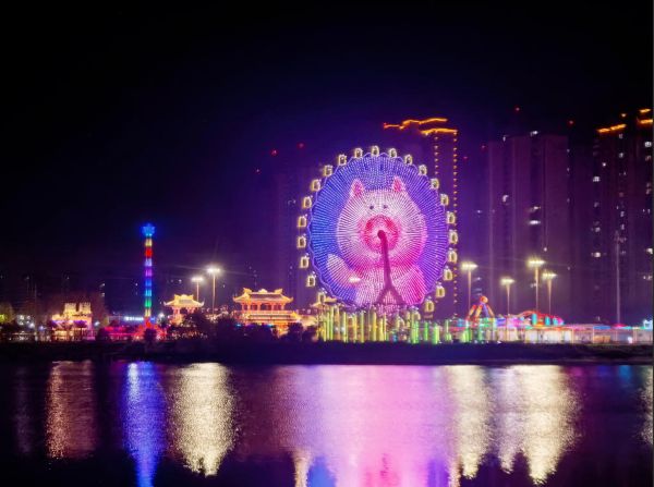 许昌曹魏欢乐城摩天轮灯光秀