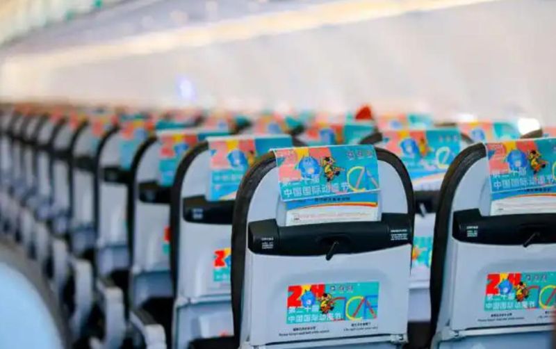 长龙航空飞机客舱内头枕巾广告