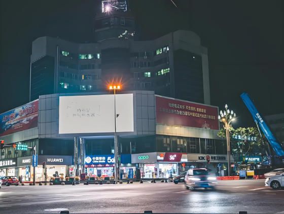 成都城市之星钟楼LED大屏