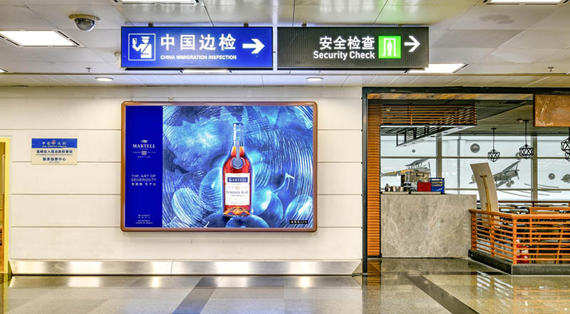 厦门高崎国际机场国际出发厅灯箱