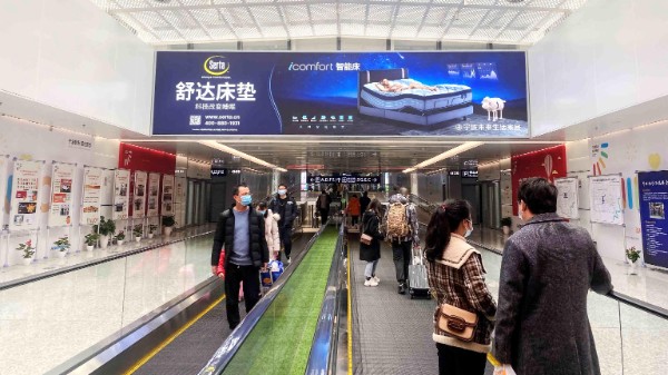 宁波栎社国际机场T2GTC通廊顶部墙面灯箱