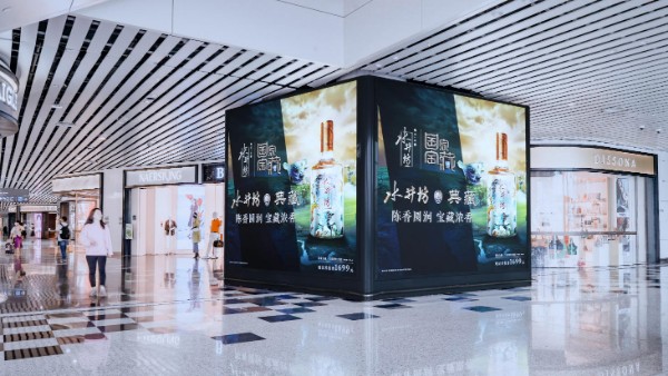 广州白云国际机场T2国内到达混流区包柱灯箱