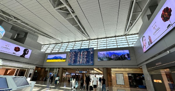 韩国仁川国际机场T1出发区东西鹿道LED