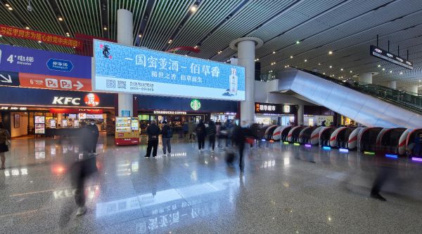 杭州东站出站大厅东出站口LED