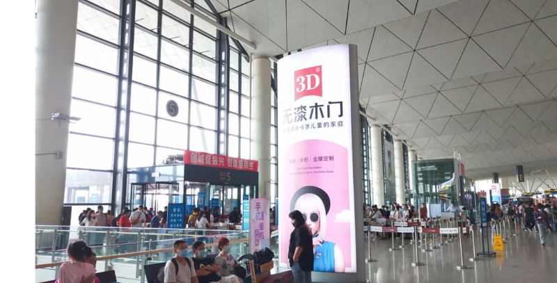 桃仙国际机场T3二层出发大厅入口两侧灯箱