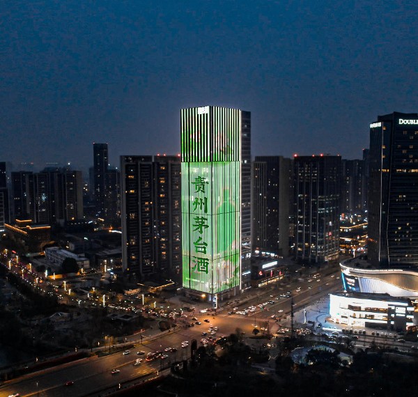 户外广告投放全解析：类型、策略与效果衡量指南