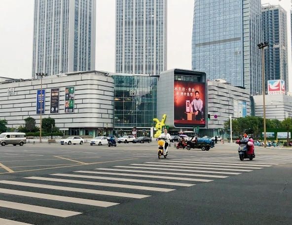 Chengdu Pearl River Plaza LED Screen