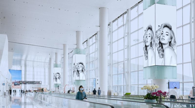 白云国际机场T2国内出发到达混流包柱灯箱套装