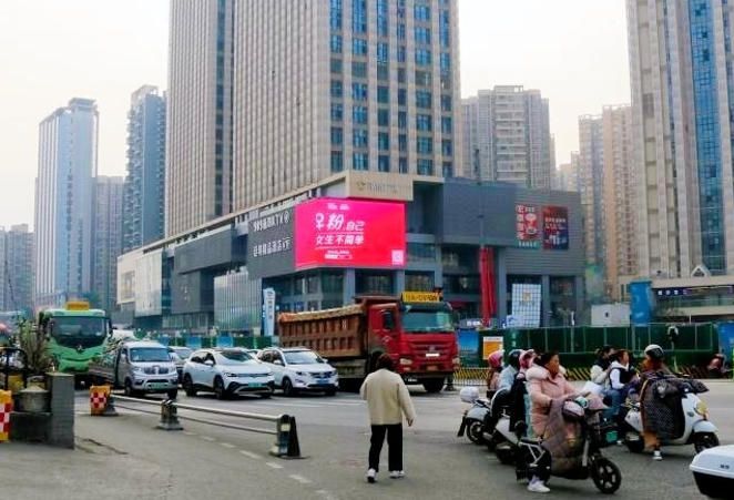 成都锦绣广场LED大屏