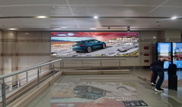 Dalian Zhoushuizi Airport Domestic Terminal Level 1 Arrival Corridor Elevator Lightbox