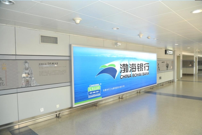 太原武宿机场T2航站楼国内到达 夹层灯箱