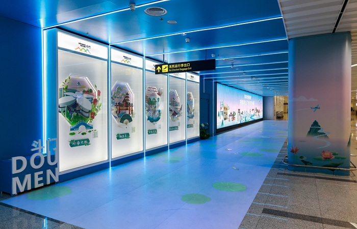 Privacy Risks and Future Strategies for AI-Driven Airport Advertising