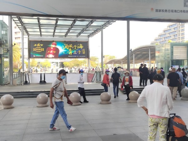 海口高铁东站出入口双面LED
