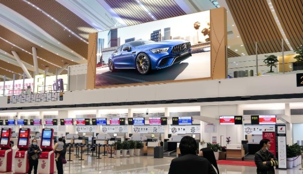 贵阳龙洞堡国际机场T3三层出发办票大厅灯箱