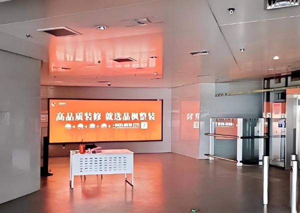 长春龙嘉机场T2到港通廊行李厅入口灯箱